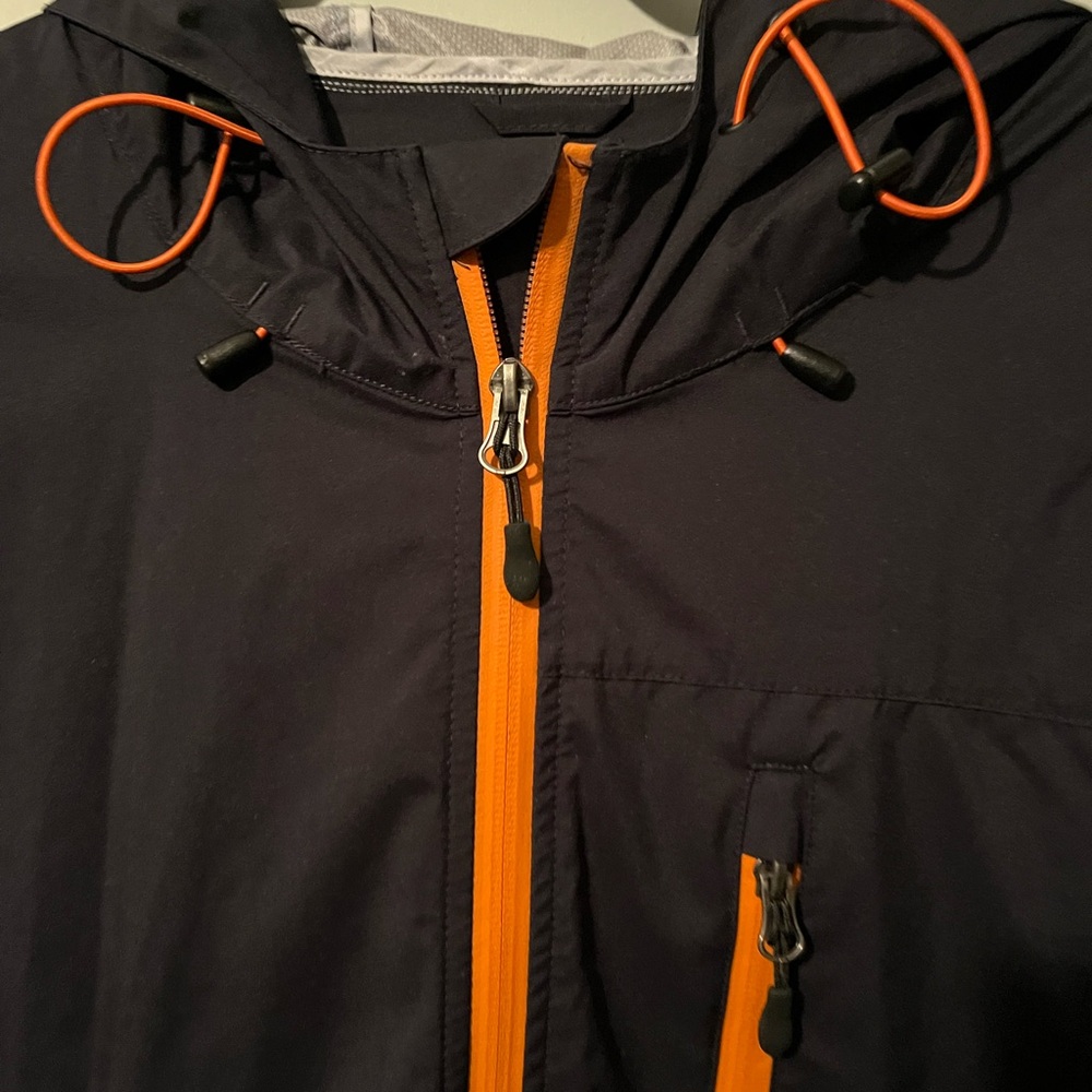 G.H. Bass & Co. Black/Orange Hooded Windbreaker. Men’s XL. Like new condition - Picture 5 of 8
